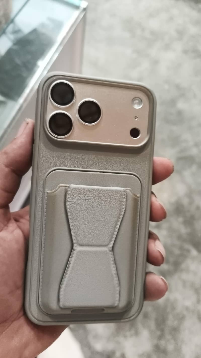 Apple iPhone 17 Pro Max 2