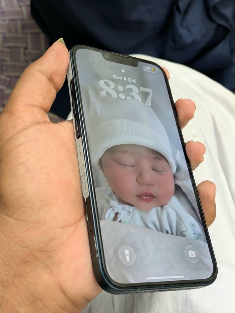 Apple iPhone 13 1