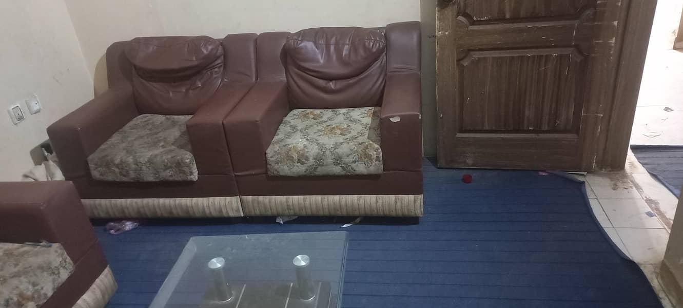 7 seter with glass table 2