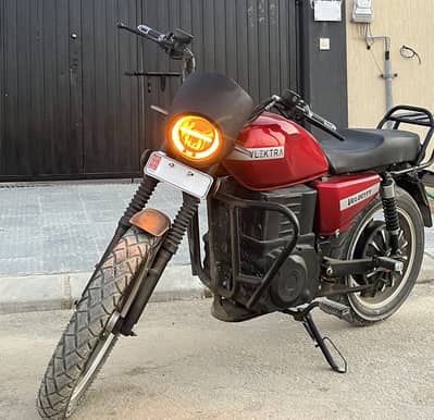 VLEKTRA Velocity 180 SE (Electric) — Under 6,500 KM