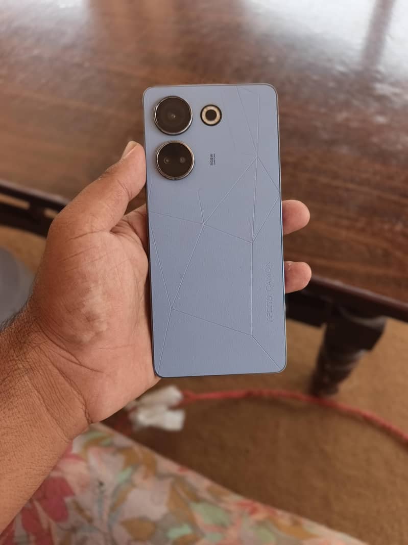 Tecno CAMON 20 0