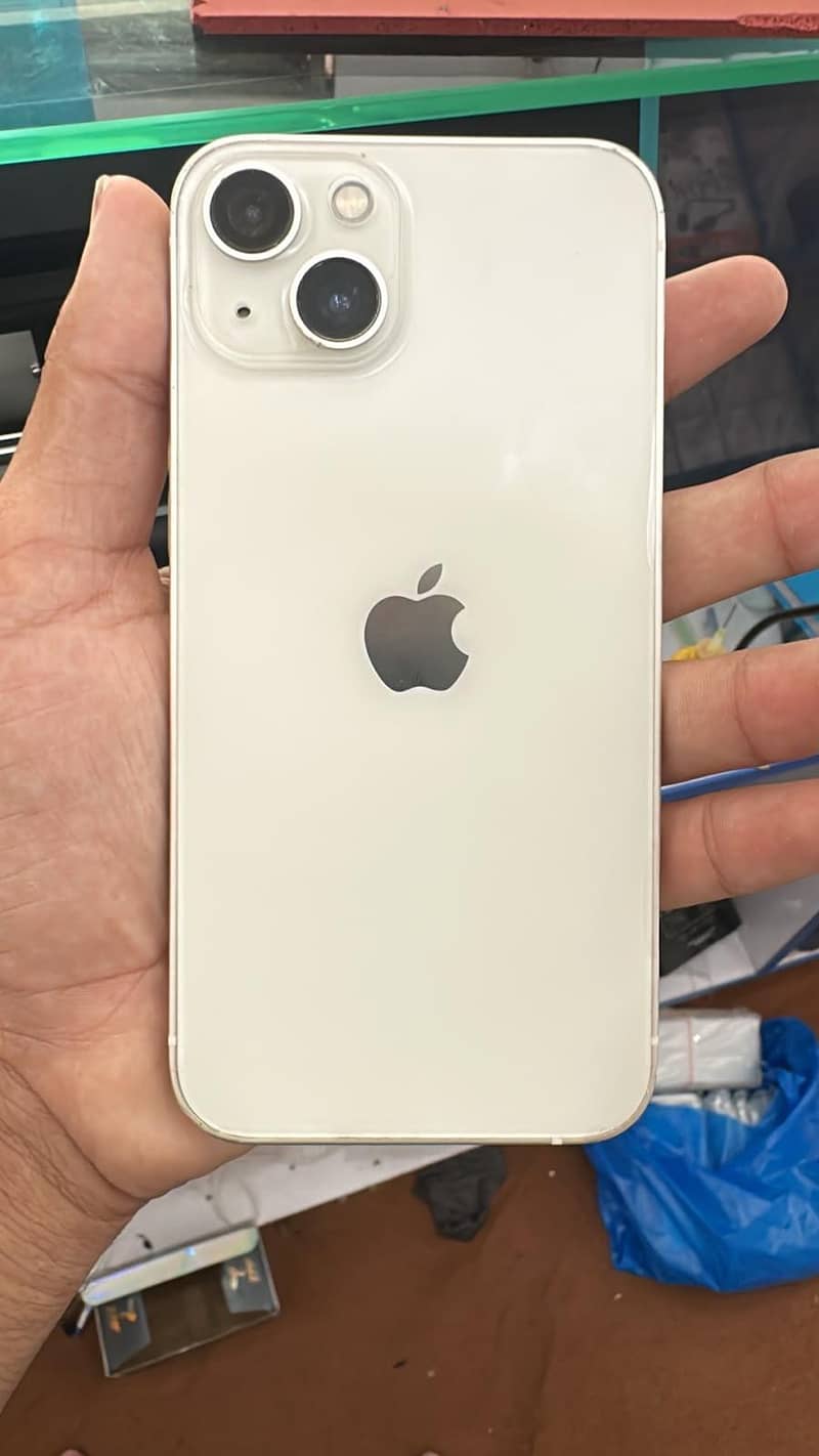 Apple iPhone 13 0