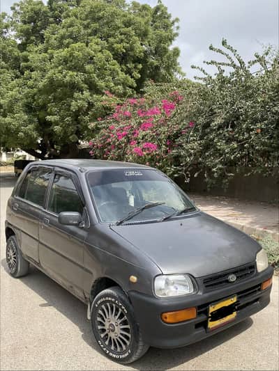 Daihatsu Cuore 2011