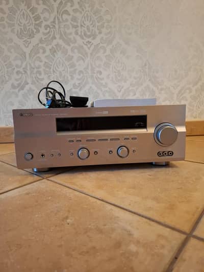Yamaha Rx V557