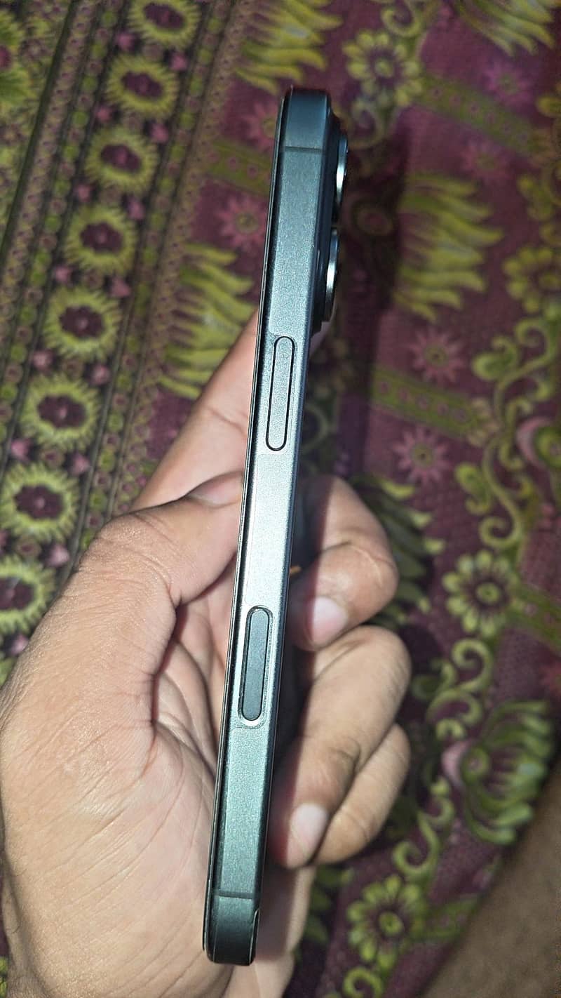 Apple iPhone 17 3