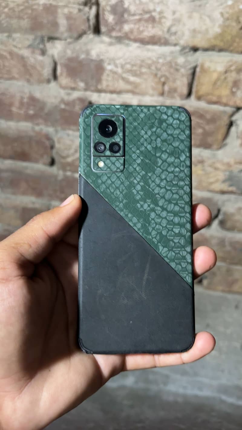 Vivo V21 1