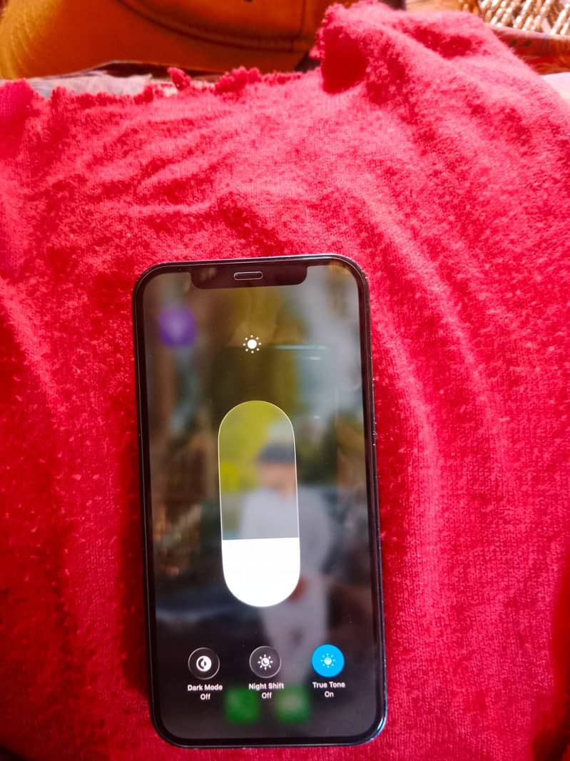 Apple iPhone 12 4