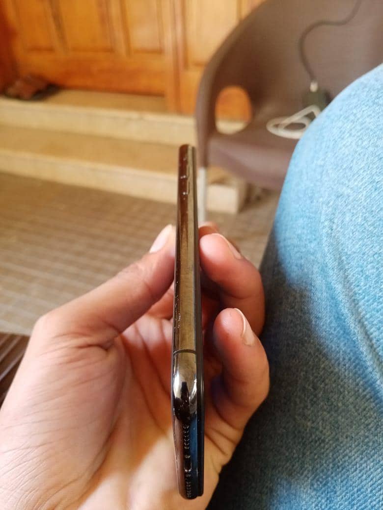 Apple iPhone X 3
