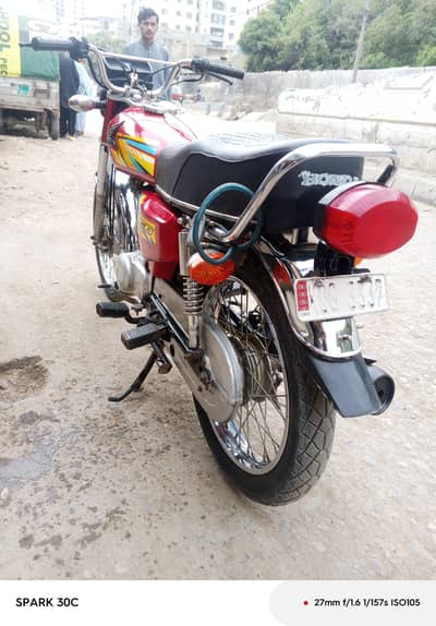 Honda CG 125 2023 11 mahine ki Karachi number cplc clear engine seal