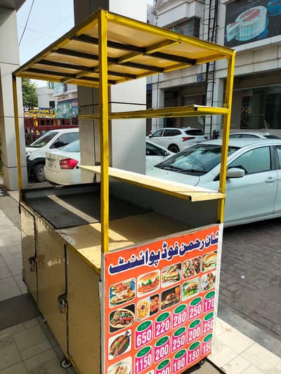 Burger shawrma counter
