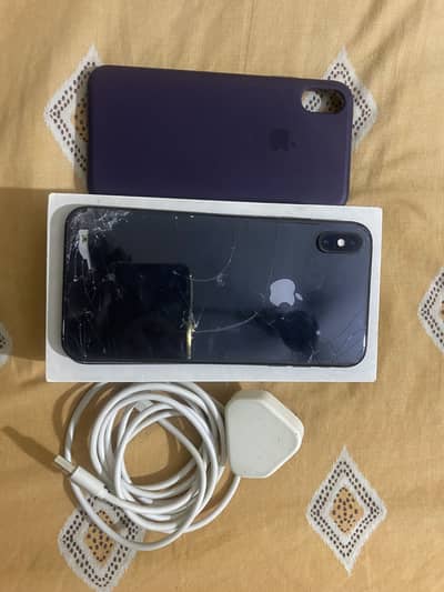 IP XS MAX 256GB DUAL PTA JUST PANEL CHANGE AND BACK CRACK ALL OK w Box