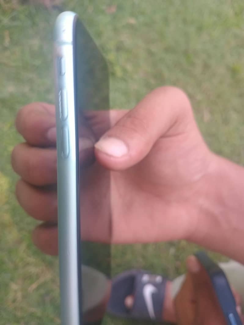 Apple iPhone 11 12