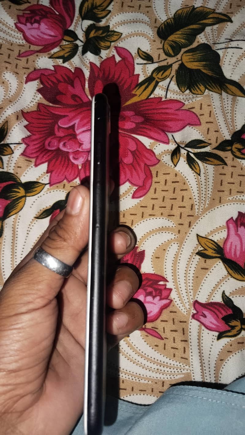 Apple iPhone 7 Plus 2