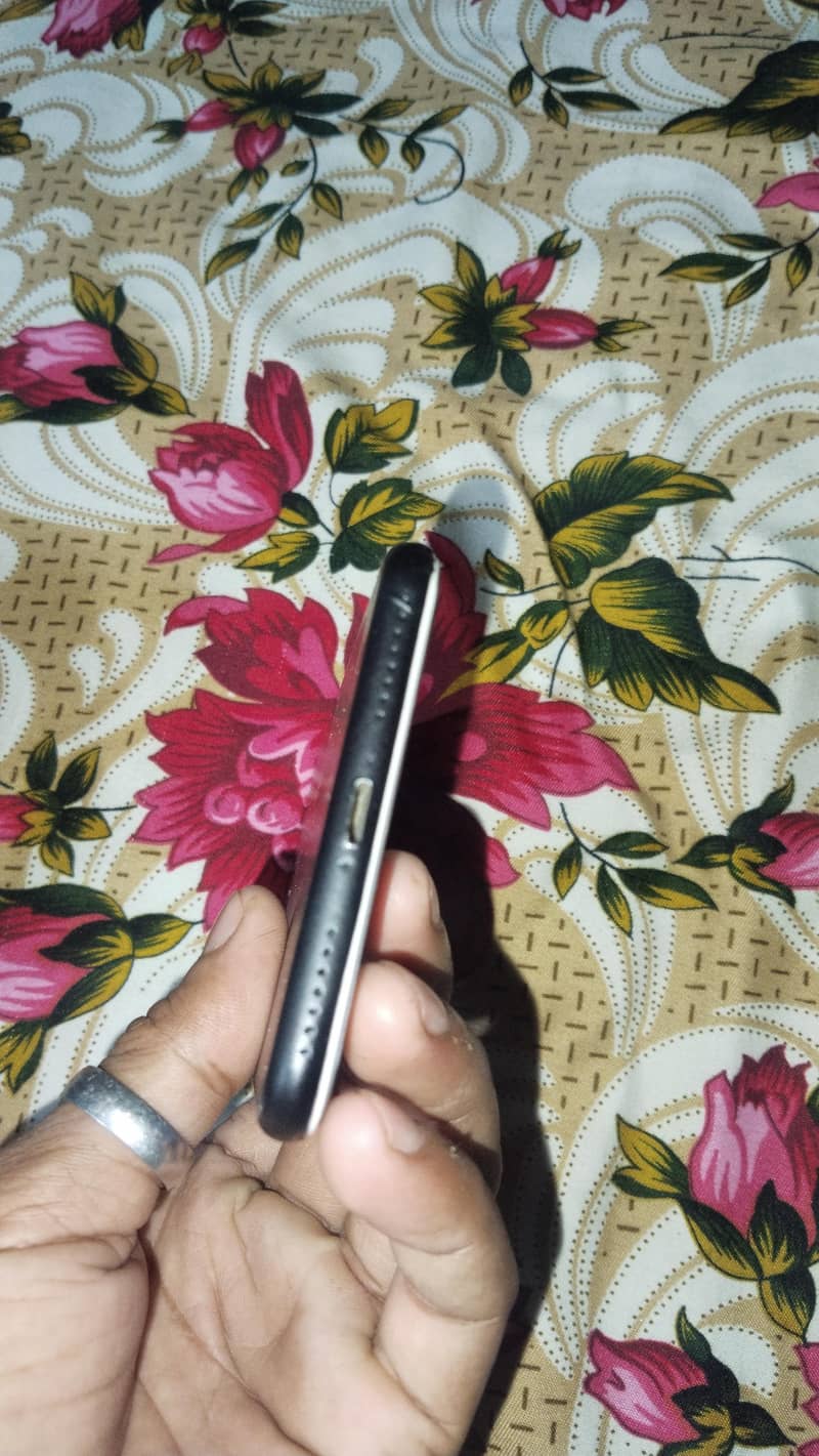 Apple iPhone 7 Plus 5