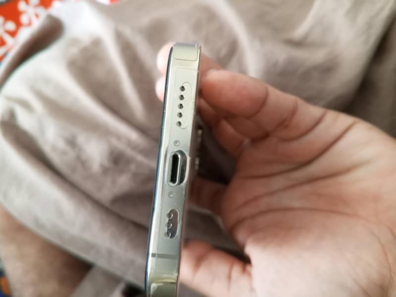 Apple iPhone 13 Pro 3