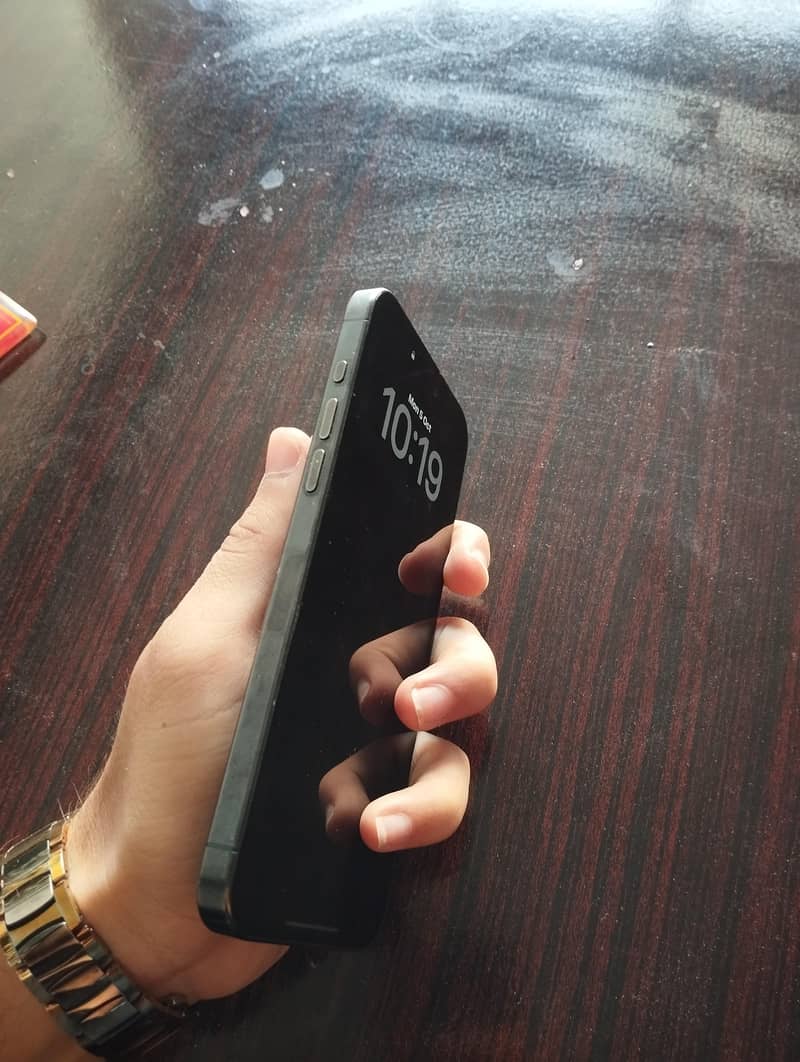 Apple iPhone 15 Pro Max 1