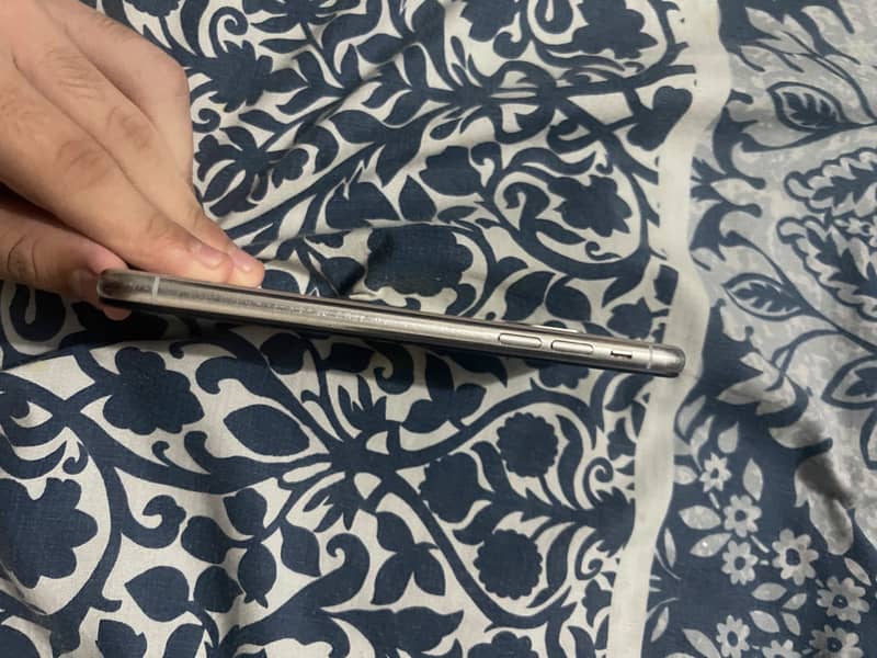 Apple iPhone XS 4