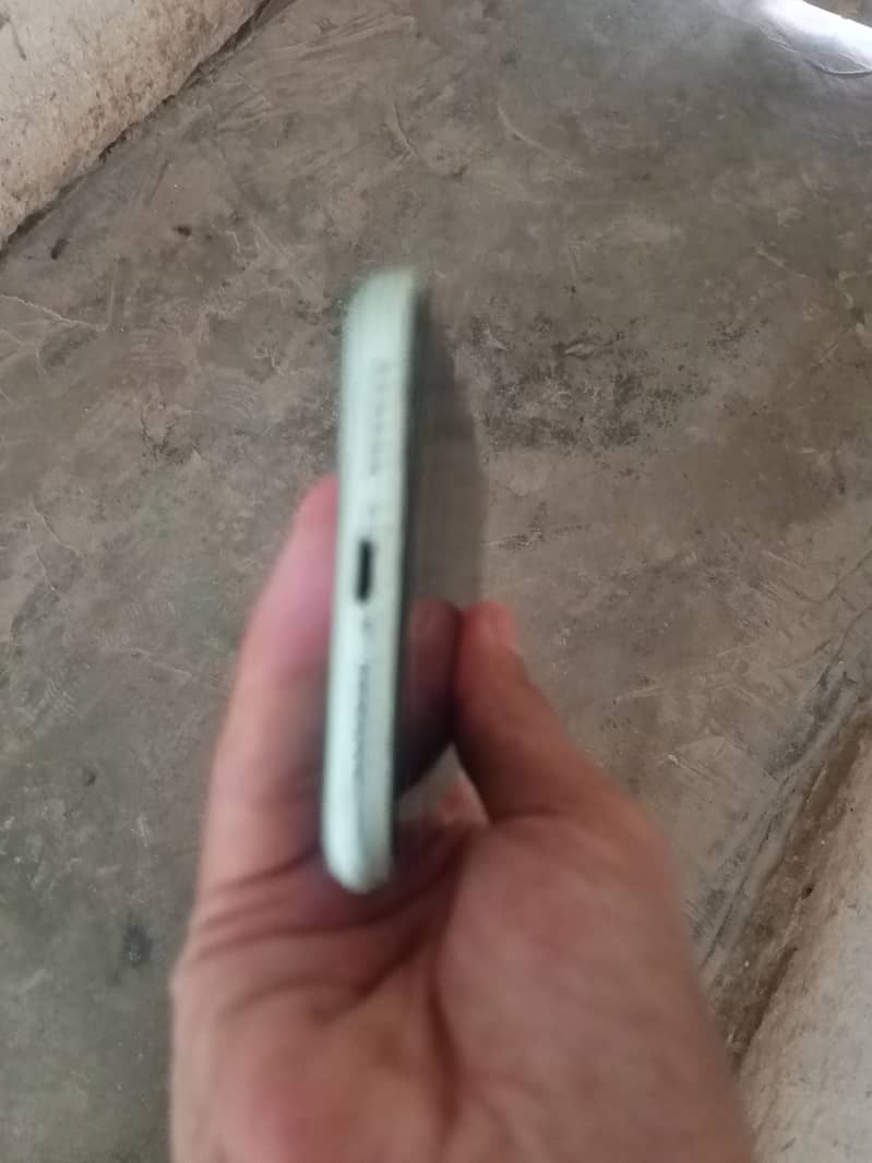 Apple iPhone 11 3
