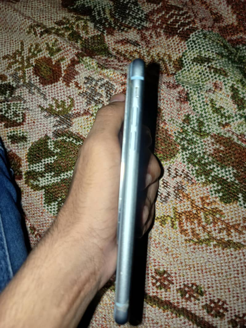 Apple iPhone XR 2