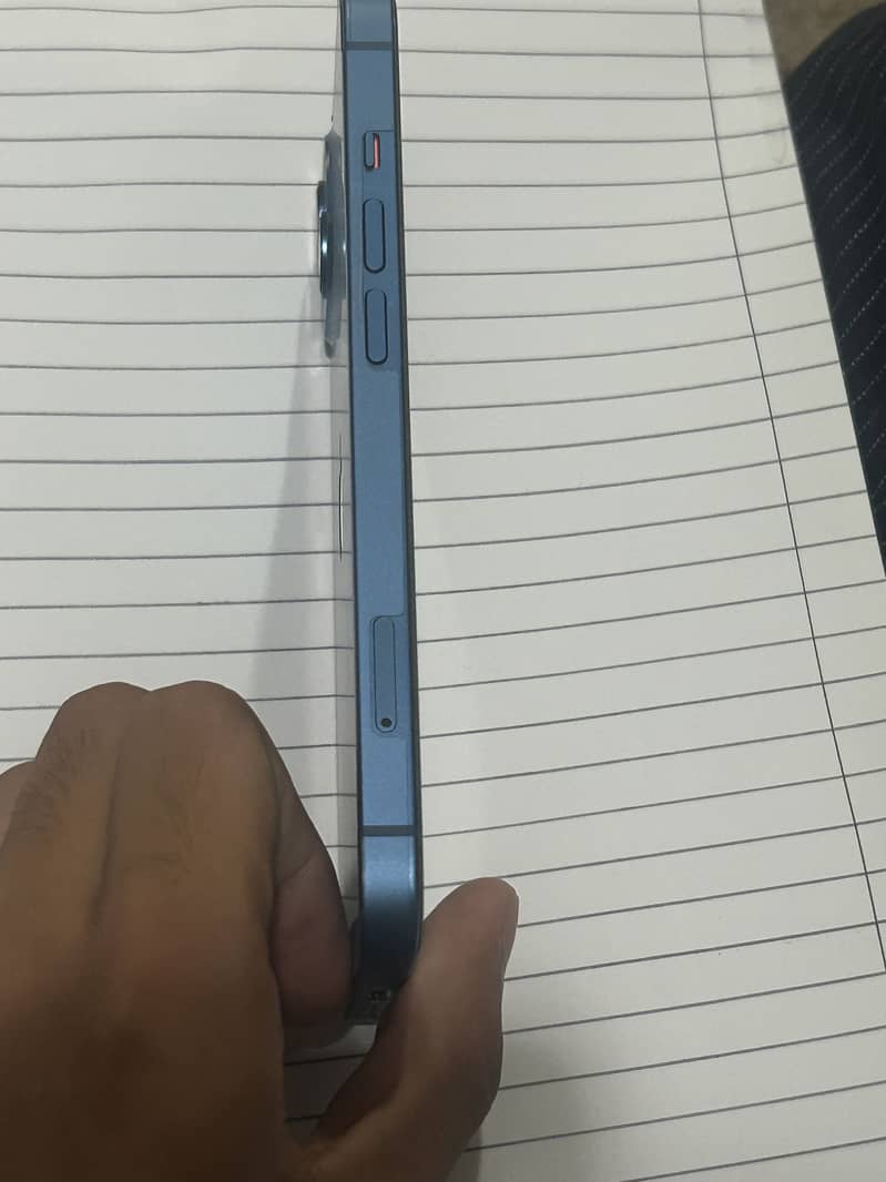 Apple iPhone 13 5