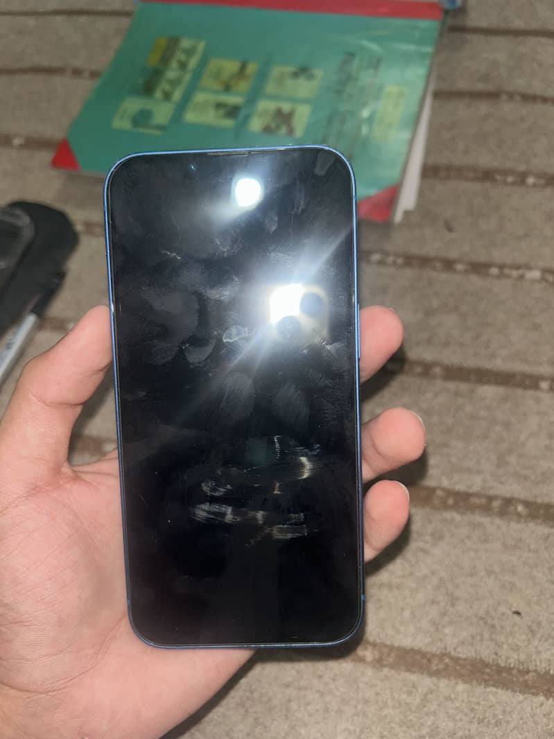 Apple iPhone 13 9