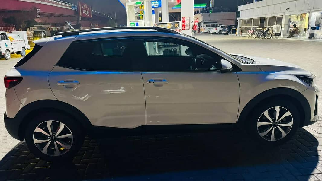 KIA STONIC ex plus 3