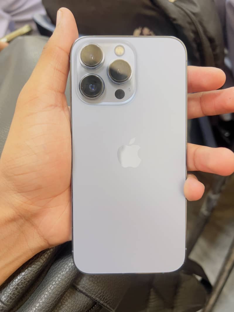 Apple iPhone 13 Pro 2