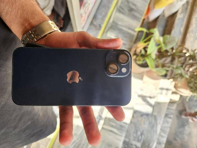 Apple iPhone 14 3
