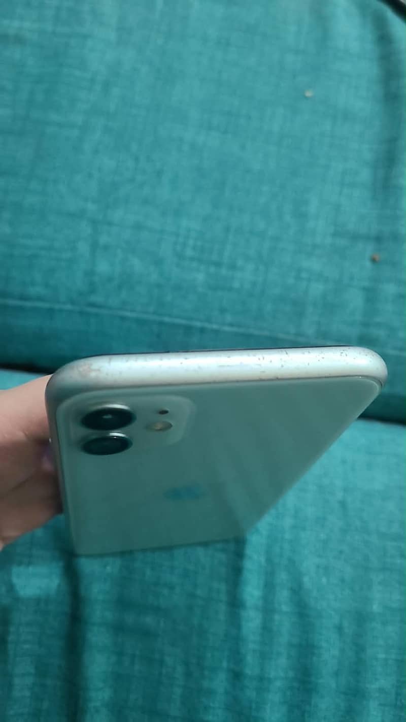Apple iPhone 11 7
