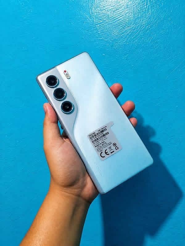 Tecno CAMON 40 1