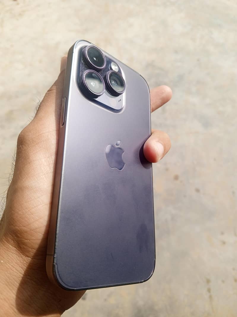 Apple iPhone 14 Pro 1