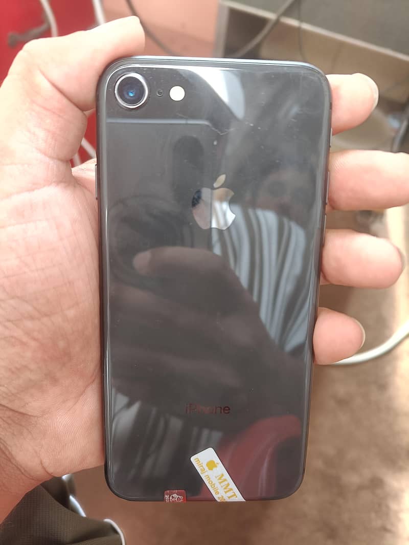 Apple iPhone 8 1