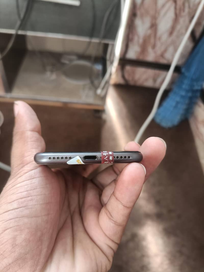 Apple iPhone 8 4