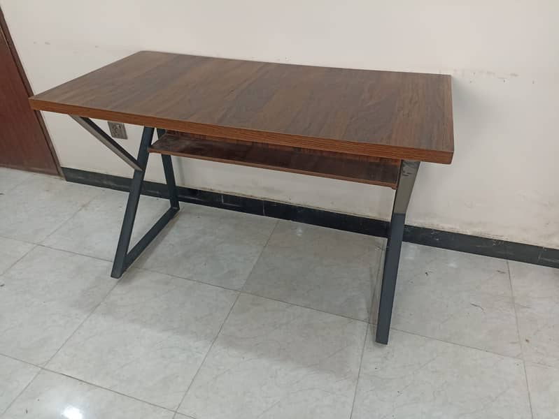 office table / workstation / laptop table 1