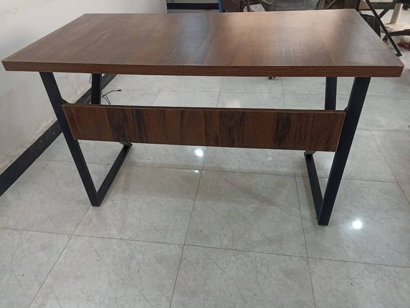 office table / workstation / laptop table 2