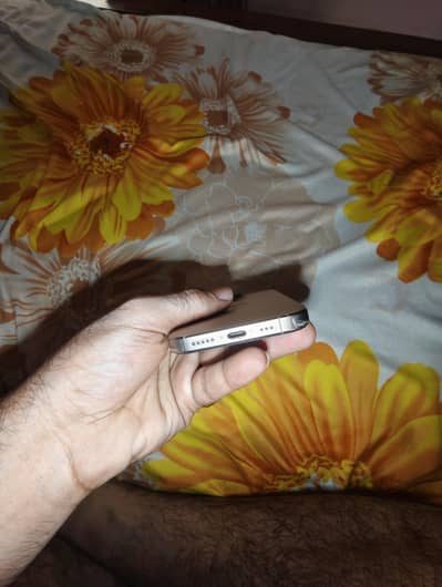 Apple iPhone 16 Pro