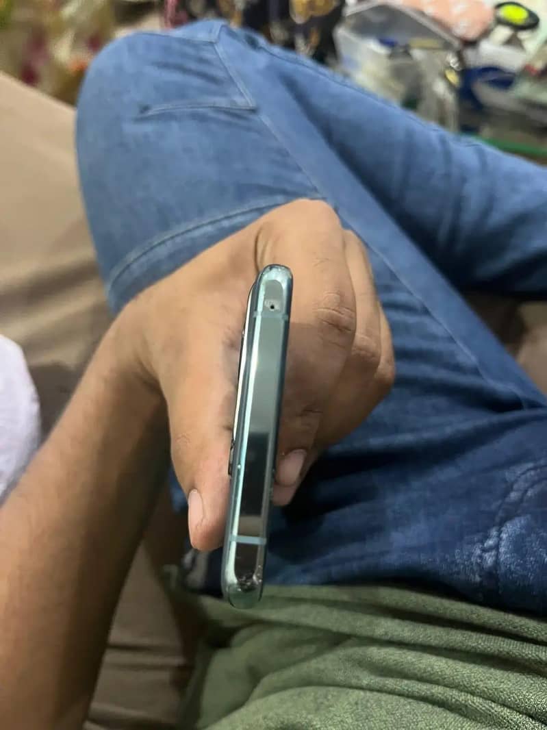 One Plus 10 Pro 4