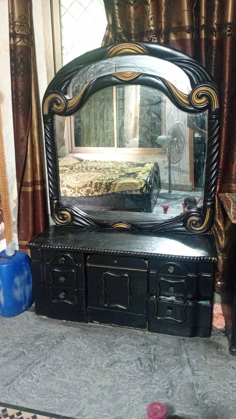 dressing table 0