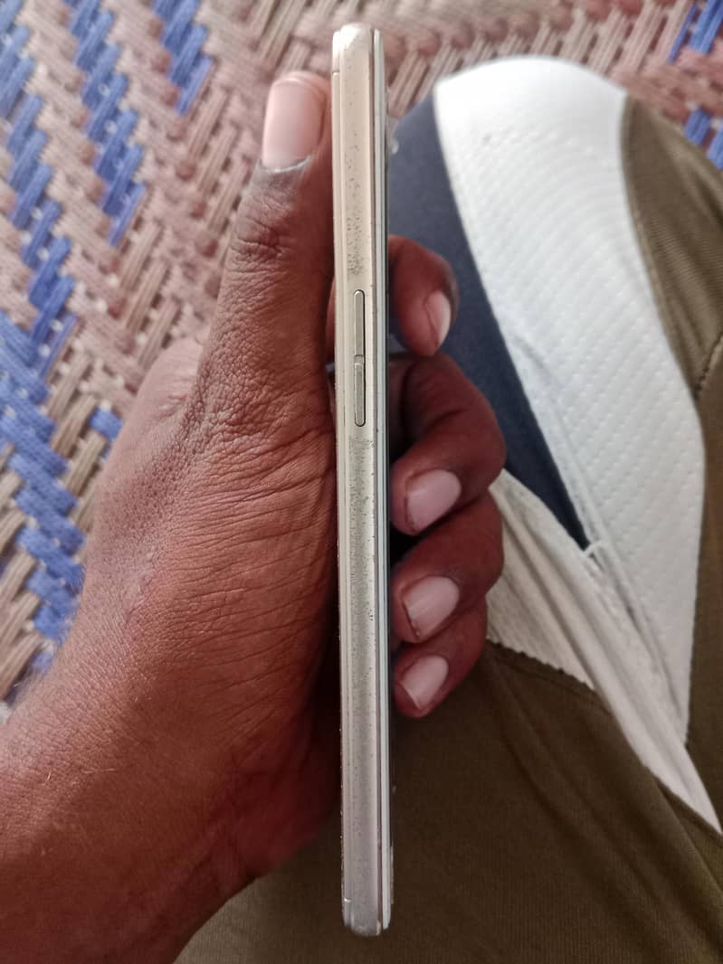 OPPO A37 1