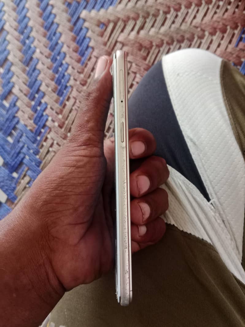 OPPO A37 3