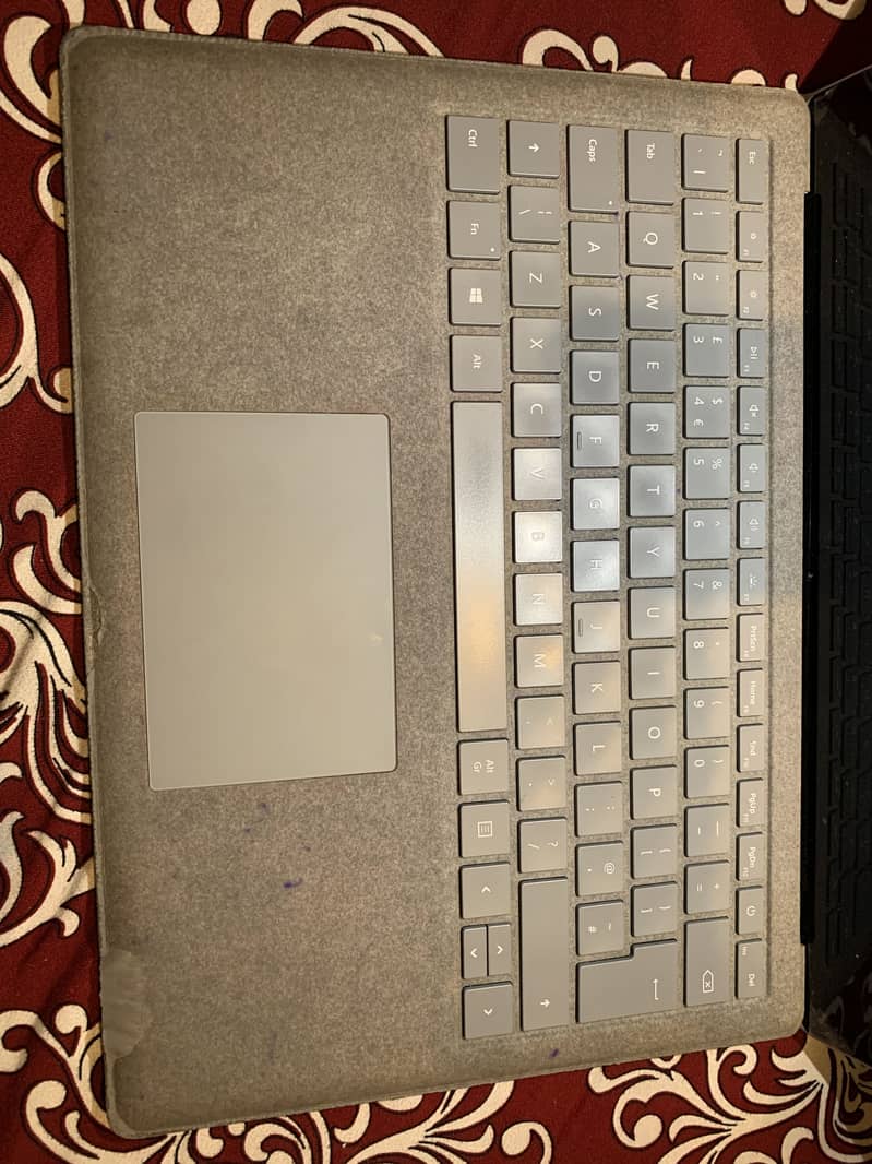Microsoft Surface Laptop 2 6