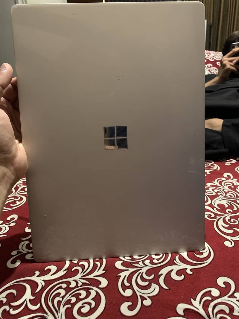 Microsoft Surface Laptop 2 8