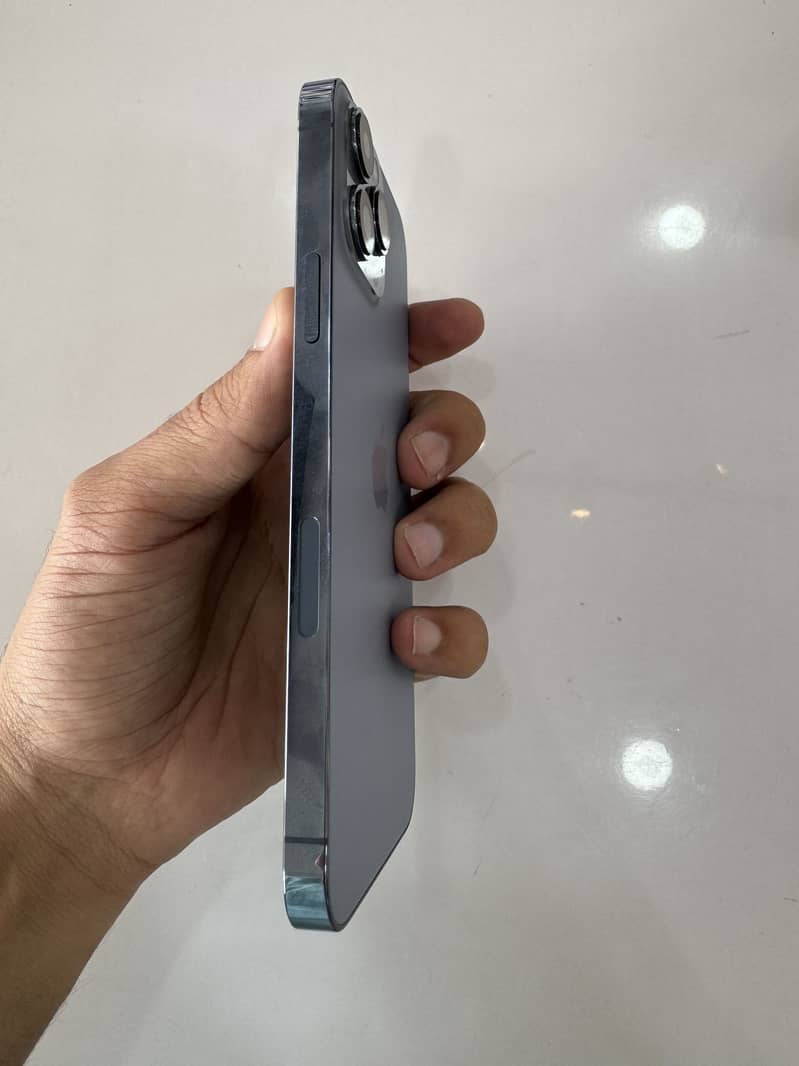 Apple iPhone 13 Pro Max 4