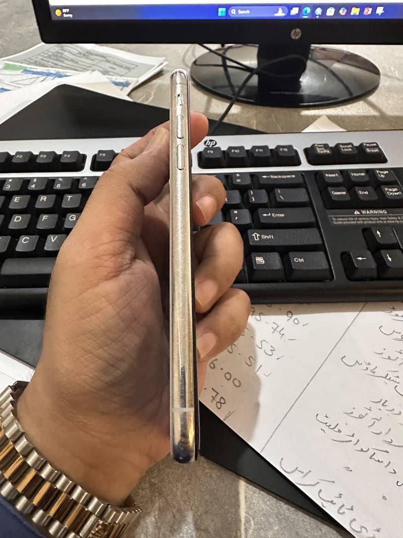 Apple iPhone X 3