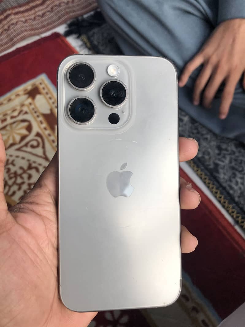 Apple iPhone 15 Pro 2