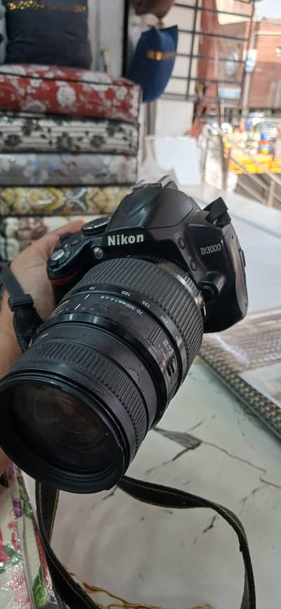nikon d3000 with 70×300 lens