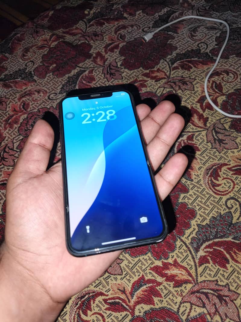 Apple iPhone 11 Pro Max 2