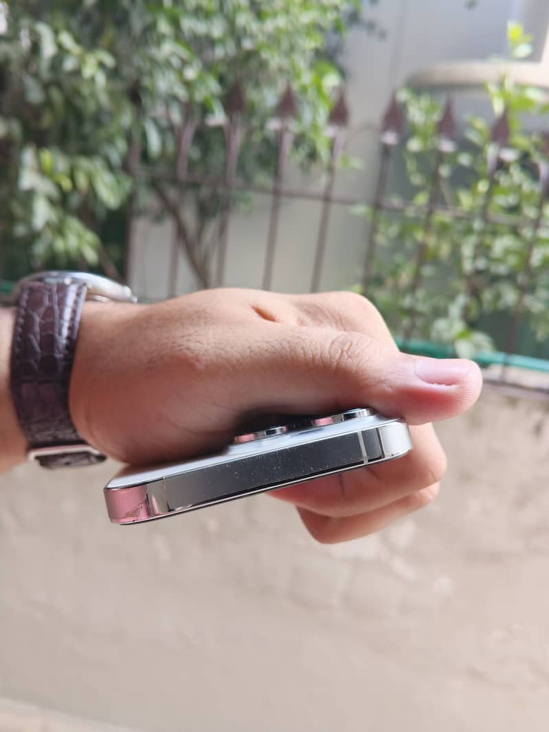 Apple iPhone 14 Pro 3