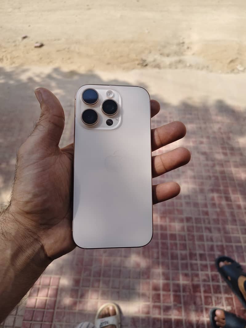 Apple iPhone 16 Pro 6