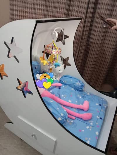 Baby cot almost new